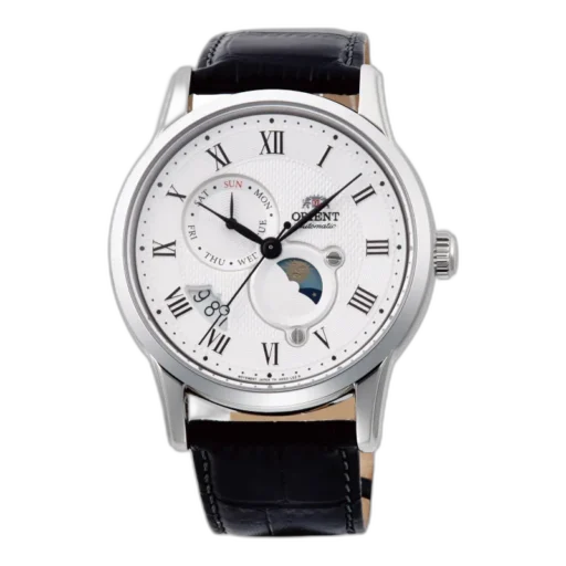 Elegancki zegarek męski Orient RA-AK0008S10B z automatycznym mechanizmem, białą tarczą, funkcją fazy księżyca, datownikiem oraz skórzanym paskiem. Idealny wybór dla miłośników klasycznego designu i precyzji.