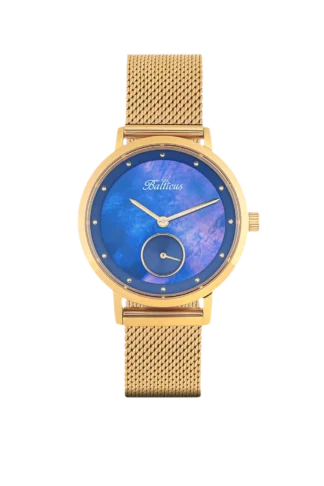 Elegancki złoty zegarek Balticus z siatkową bransoletą, widok z przodu. Posiada okrągłą tarczę w gradientowych odcieniach niebieskiego i fioletowego, złotymi wskazówkami i wskaźnikami. Na tarczy znajduje się logo Balticus oraz mała sekundowa tarcza na godzinie szóstej.