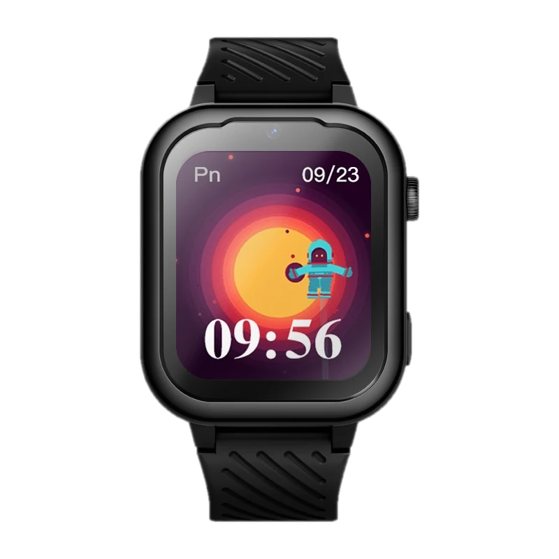 Czarny smartwatch Garett Kids Essa 4G dla dzieci z kolorowym wyświetlaczem. Na ekranie widoczna jest godzina 09:56, data 09/23 oraz grafika przedstawiająca astronautę na tle stylizowanego słońca. Urządzenie oferuje funkcję łączności 4G, idealne do monitorowania aktywności dziecka i zapewnienia bezpieczeństwa.