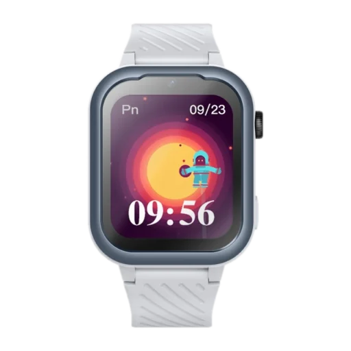 Szary smartwatch Garett Kids Essa 4G dla dzieci z kolorowym wyświetlaczem. Na ekranie widoczna jest godzina 09:56 oraz grafika astronauty w przestrzeni kosmicznej na tle jasnego słońca. Urządzenie jest wyposażone w funkcję łączności 4G, idealne do monitorowania aktywności dziecka i zapewnienia bezpieczeństwa.