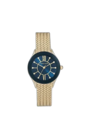 Wyjątkowy zegarek Anne Klein o średnicy 30 mm z wyrafinowaną plecioną bransoletą w złotym kolorze. Granatowa tarcza z rzymskimi cyframi na godzinie 12 i 6 oraz subtelne kryształki dodają elegancji i wyrazistości. Doskonały wybór dla kobiet ceniących nowoczesny styl z klasycznymi akcentami.