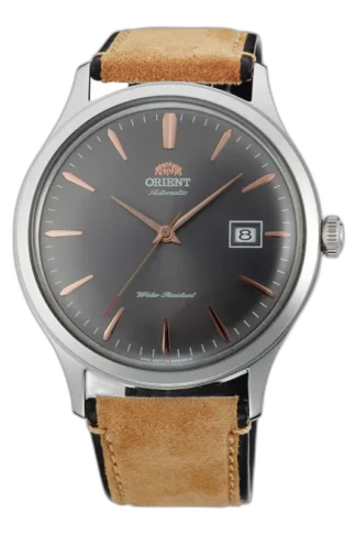 Elegancki męski zegarek Orient FAC08003A0 z automatycznym mechanizmem, grafitową tarczą oraz skórzanym paskiem w kolorze jasnobrązowym. Wyposażony w datownik oraz wodoodporność, idealny do codziennego użytku i formalnych okazji.