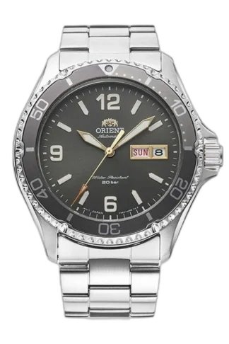 Męski zegarek Orient RA-AA0819N19B z zieloną tarczą, stalową bransoletą i klasą wodoodporności 20 bar. Idealny dla nurków i miłośników eleganckiego designu.