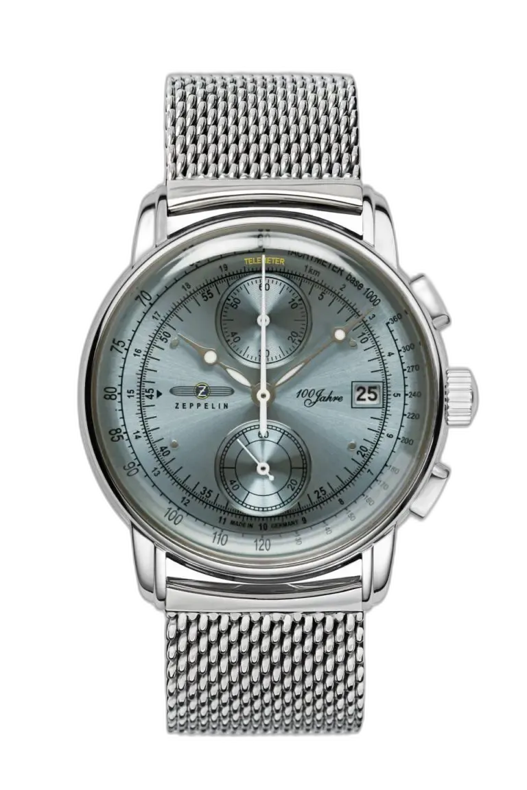 Zegarek męski Zeppelin 100 Jahre 8670M-4 z błękitną tarczą, funkcją chronografu, tachometrem i datownikiem, na eleganckiej stalowej bransolecie mesh, wyprodukowany w Niemczech z okazji 100-lecia marki.
