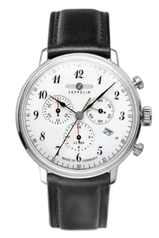 Klasyczny zegarek Zeppelin LZ129 Hindenburg 7086-1 z białą tarczą i czarnymi oznaczeniami godzin. Posiada funkcję chronografu oraz wskaźnik daty na godzinie trzeciej. Trzy dodatkowe tarcze podkreślają jego funkcjonalność. Wyposażony w czarny skórzany pasek, który dodaje elegancji. Wykonany w Niemczech, łączący precyzję i styl retro.