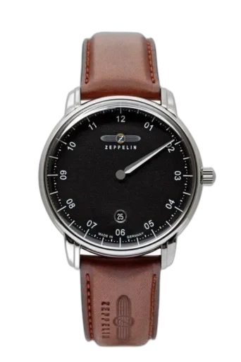 Klasyczny zegarek Zeppelin New Captain’s Line 8642-2 z minimalistyczną czarną tarczą, datownikiem na godzinie 6 oraz eleganckim brązowym skórzanym paskiem z tłoczonym logo Zeppelin. Idealne połączenie nowoczesnej prostoty i niemieckiej precyzji.