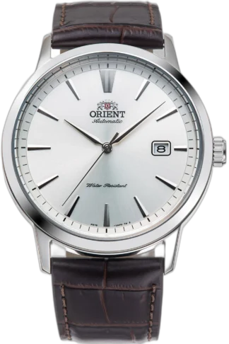 Zegarek Orient RA-AC0F07S30B z elegancką srebrną tarczą i skórzanym brązowym paskiem z tłoczeniem imitującym fakturę krokodylej skóry. Koperta wykonana ze stali nierdzewnej o polerowanym wykończeniu podkreśla klasyczny charakter modelu. Datownik na godzinie trzeciej dodaje praktyczności, a minimalistyczne indeksy i smukłe wskazówki nadają zegarkowi subtelnej elegancji. Mechanizm automatyczny zapewnia precyzję i niezawodność. Doskonały wybór dla osób ceniących klasykę i wysoką jakość wykonania.